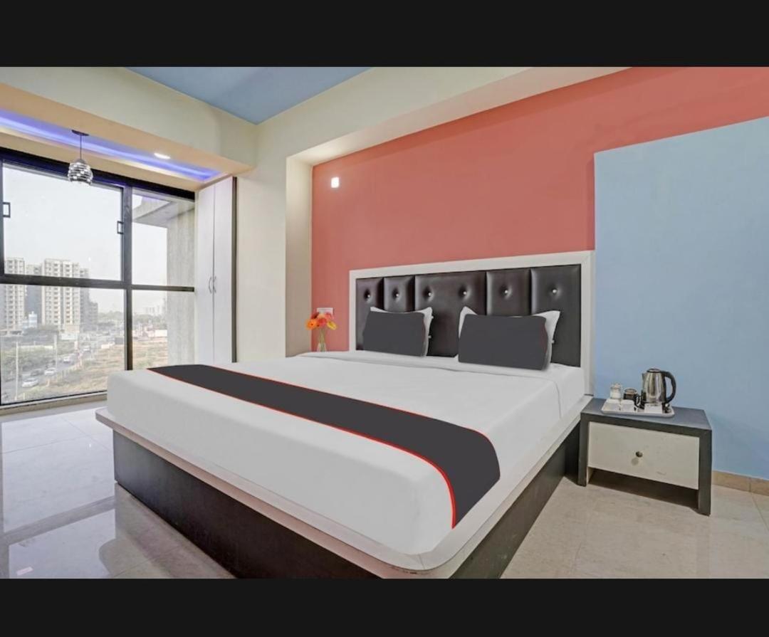 Hotel Ggc Inn 아흐메다바드 외부 사진